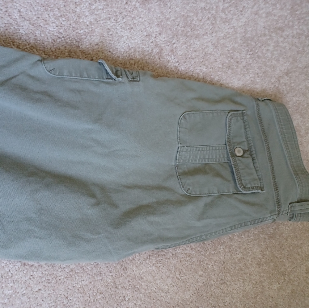 Army green Capri